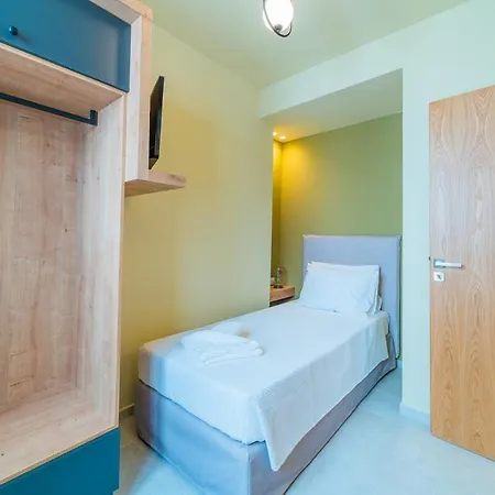 Anatoli 度假居 罗希姆诺